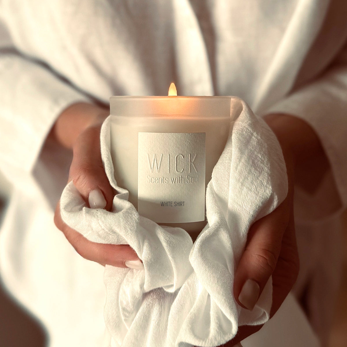 Classic Glass Candle // White Shirt // 200 ml